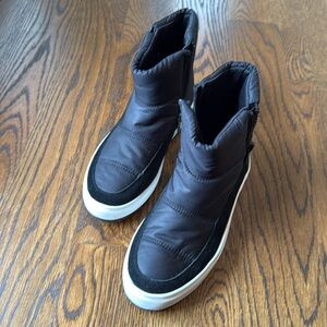 New Blondo waterproof snow boots